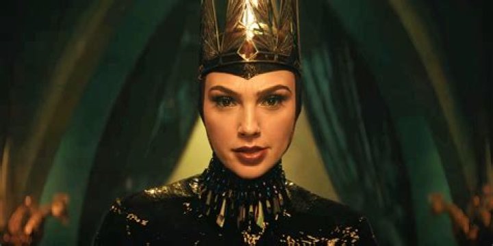 How The Sequel Show Compares To ‘White Queen’ – Hollywood Life