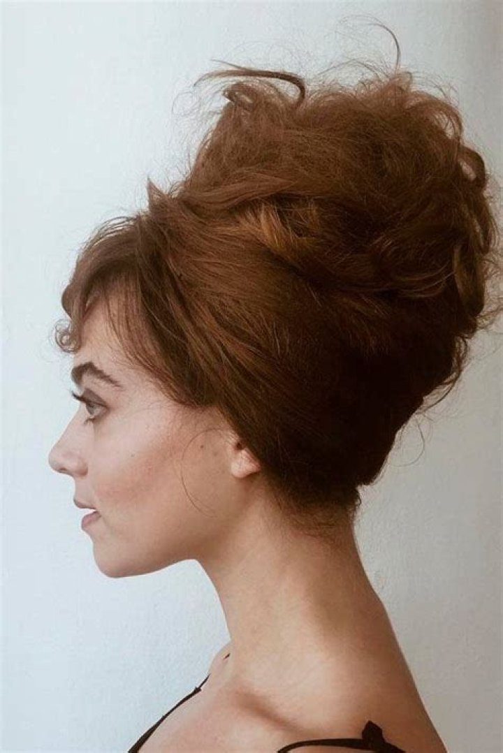 How To Get Beehive Hair Style – Expert Tips – Hollywood Life