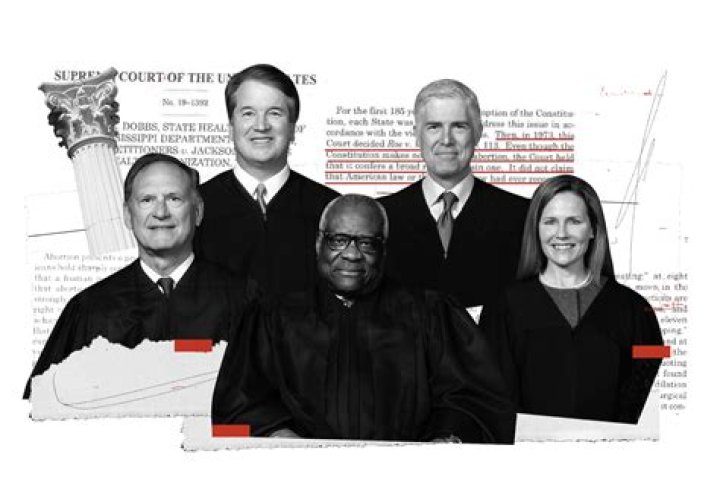 Howard Stern Torches Supreme Court For Roe V. Wade Draft & Calls Clarence Thomas A ‘Crackpot’