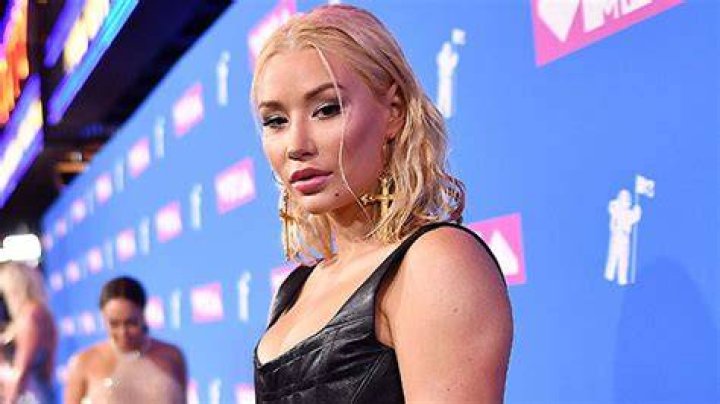 Iggy Azalea Crushes Pregnancy Rumors With Bikini Pic – Hollywood Life