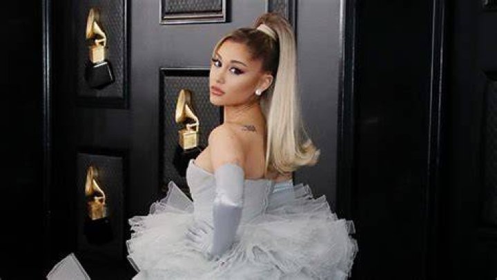 Inside Ariana Grande and Dalton Gomez’s Divorce, Prenup and More – Hollywood Life