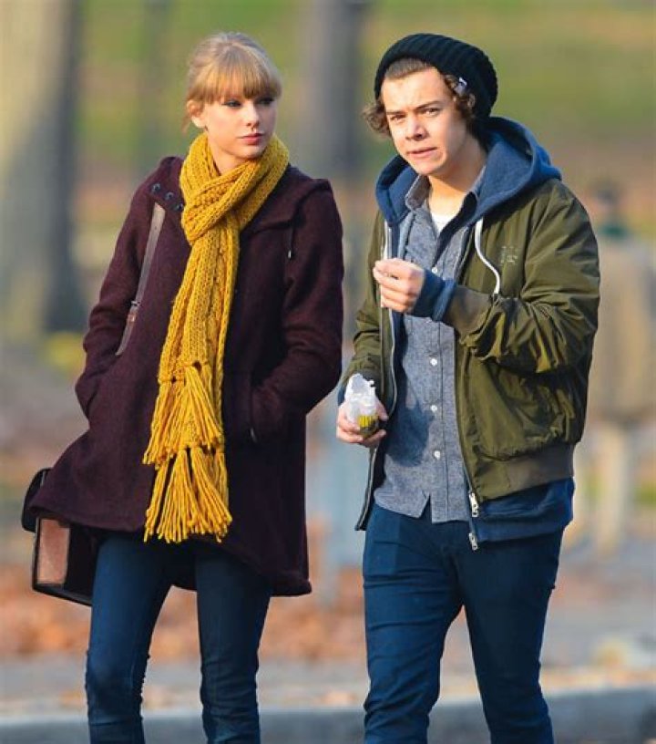 [INTERVIEW] Taylor Swift’s Song About Harry Styles — Why She Wrote About Him – Hollywood Life