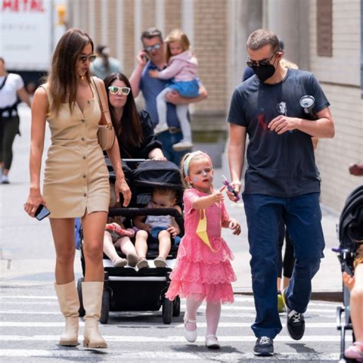 Irina Shayk Bundles Up With Daughter Lea, 5, For NYC Stroll: Photos