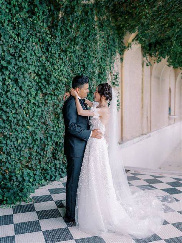 Is The Couple Marrying At Oheka Castle? – Hollywood Life