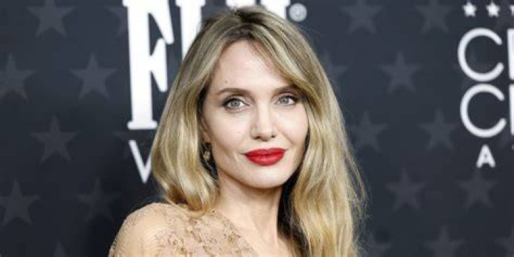 Is This Her Hottest Look Yet? – Hollywood Life