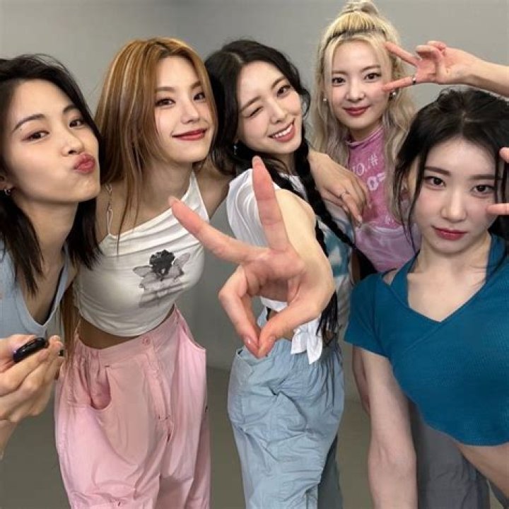 ITZY — PICS
