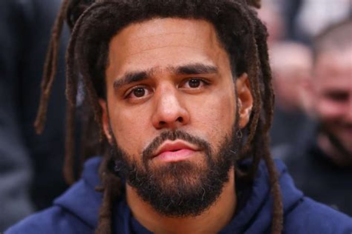 J. Cole’s ‘Snow On Tha Bluff’ New Song Tackles Racism & Sparks Debate – Hollywood Life