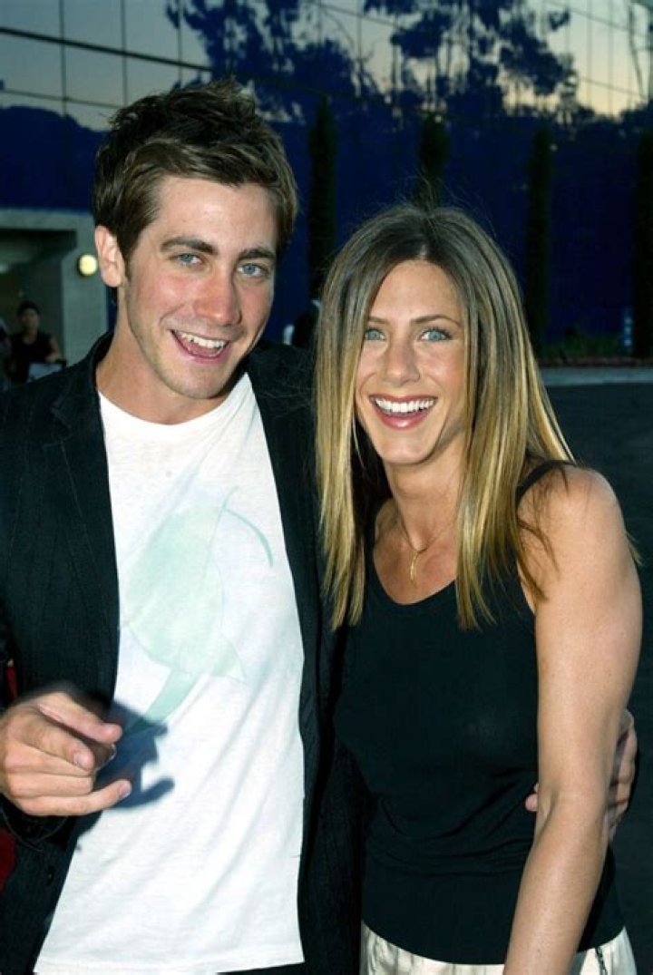 Jake Gyllenhaal Talks Love Scenes With Jennifer Aniston In Interview – Hollywood Life