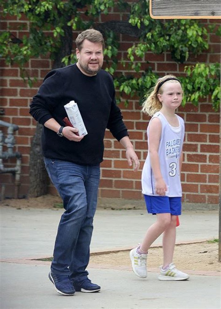 James Corden Picks Up Daughter At School After Final ‘Late Late Show’ – Hollywood Life