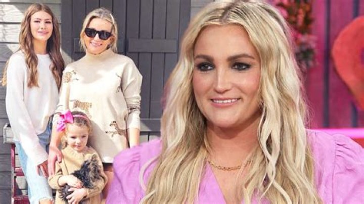 Jamie Lynn Spears’ Daughters Have Cameos In ‘Zoey 102’ & She’s Proud – Hollywood Life
