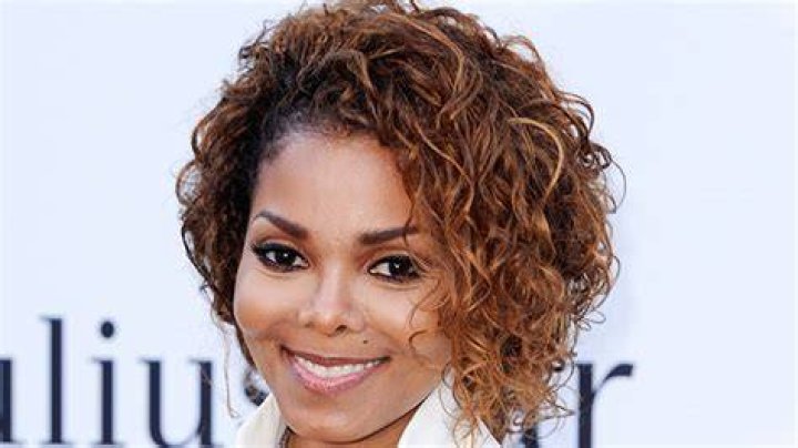 Janet Jackson Goes From Makeup-Free To Glam In New TikTok Video – Hollywood Life