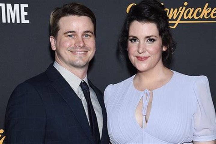Jason Ritter Defends Wife Melanie Lynskey Against ‘Unsolicited Comments’ From Body Shamers