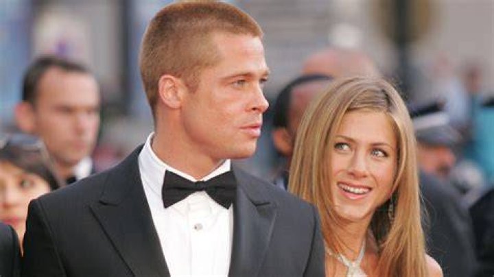 Jennifer Aniston & Brad Pitt Had ‘Wall Of Caviar’ At Their Wedding – Hollywood Life