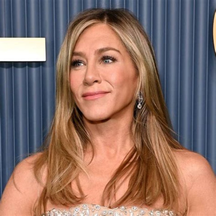 Jennifer Aniston Confesses She’s Ready To Do Comedy Again After SAG Awards Win – Watch