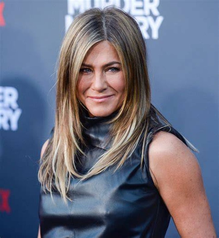 Jennifer Aniston’s Hairstyles Through The Years: Photos – Hollywood Life