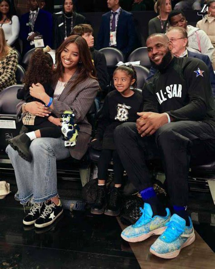 Jennifer Hudson Celebrates The Life & Legacy Of Kobe Bryant At The 2020 NBA All-Star Game