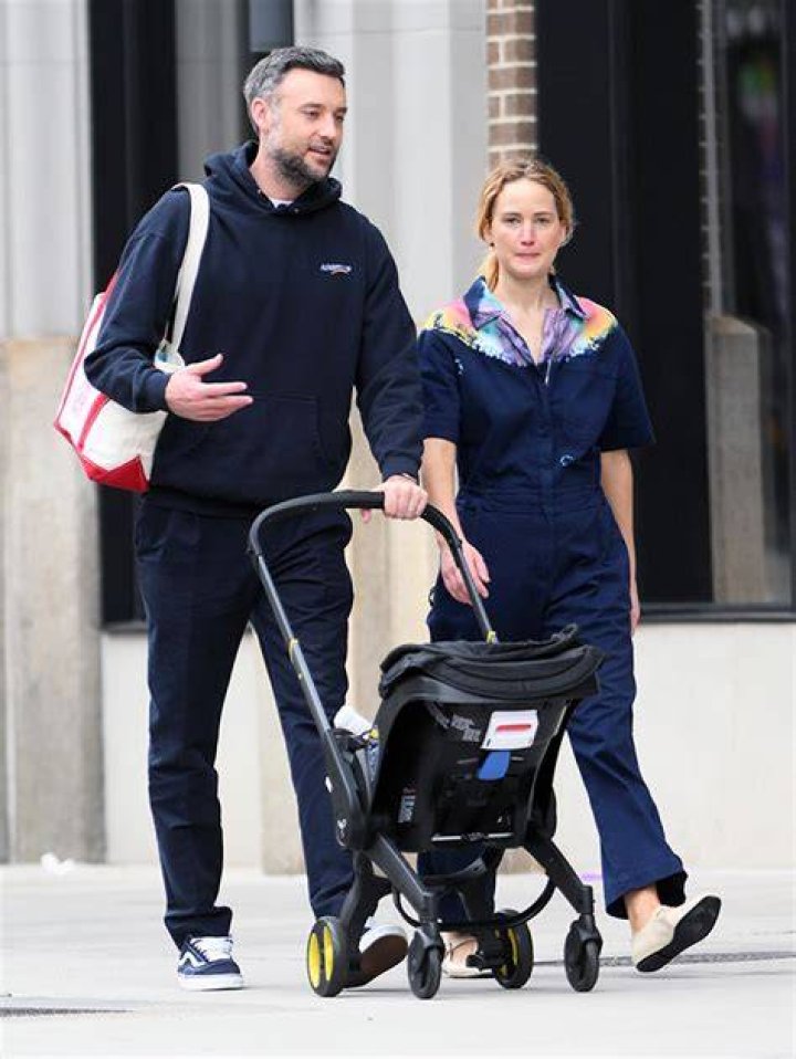 Jennifer Lawrence & Cooke Maroney Take Son Cy For Lunch In NYC: Photos – Hollywood Life