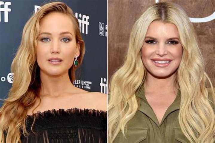 Jennifer Lawrence Reveals That She’s ‘Starstruck’ by Jessica Simpson & How She Would Freak If They Met