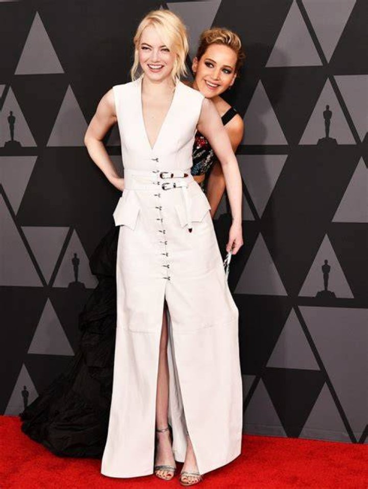 Jennifer Lawrence’s Craziest Award Show Moments — PICS