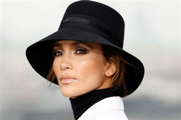 Jennifer Lopez Awkwardly Dodges Interview Question About Being ‘Happier’ With Ben Affleck — Watch
