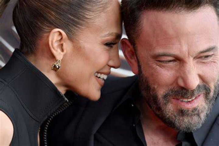 Jennifer Lopez, Ben Affleck & Max Visit Music Studio – Hollywood Life