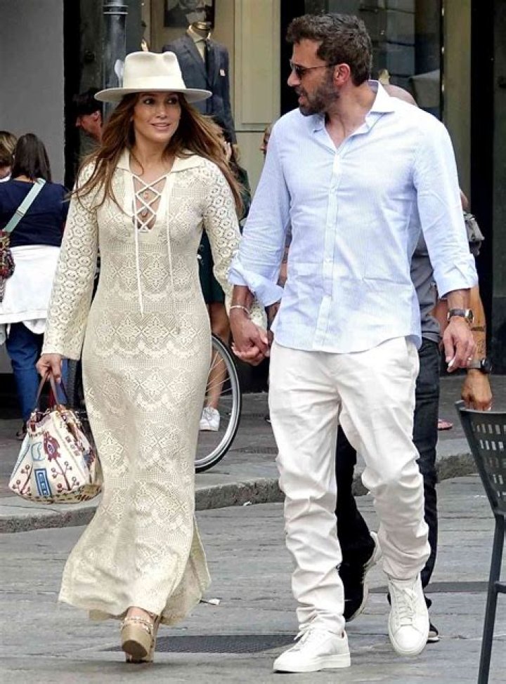 Jennifer Lopez & Ben Affleck Return To LA After Romantic Italian Honeymoon: Photo