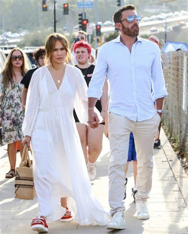 Jennifer Lopez Sings Karaoke During Italy Vacation: Video – Hollywood Life