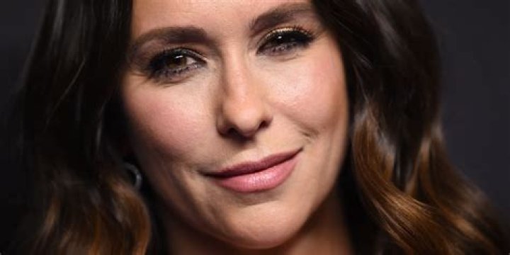 Jennifer Love Hewitt’s Due Date Revealed