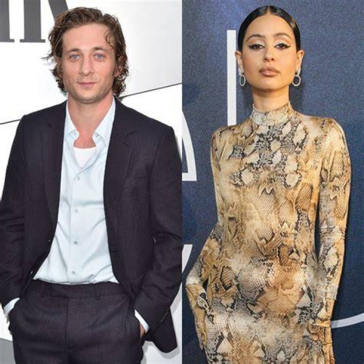 Jeremy Allen White Reacts To Alexa Demie’s Lingerie Photoshoot – Hollywood Life