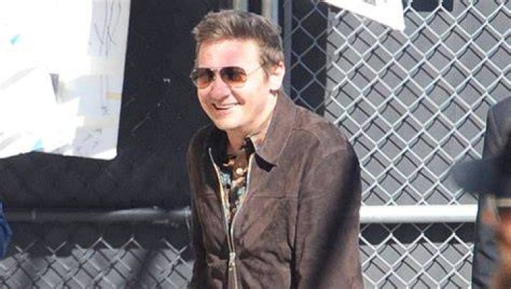 Jeremy Renner Is Walking on Treadmill After Snow Plow Accident – Hollywood Life