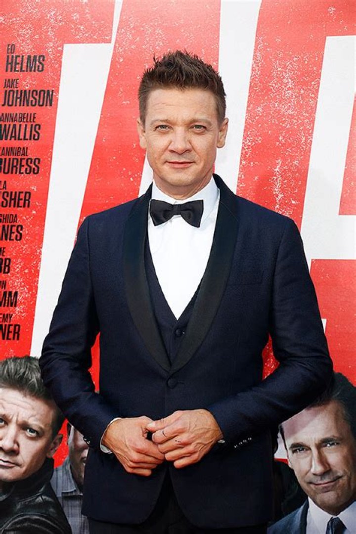 Jeremy Renner Seen In First Los Angeles Photos Since His Accident – Hollywood Life
