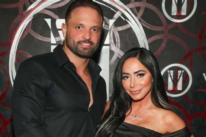 ‘Jersey Shore’ Preview: Angelina Is In Awe As She Tours Her ‘Gorgeous’ Wedding Venue