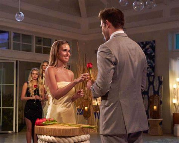 Jess Eliminated By Zach After No 1-On-1 – Hollywood Life