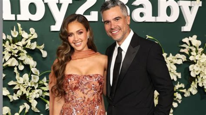 Jessica Alba’s Kids Honor, 14, Haven, 11, & Hayes, 4, Are So Cute In Thanksgiving Photo With Dad Cash Warren