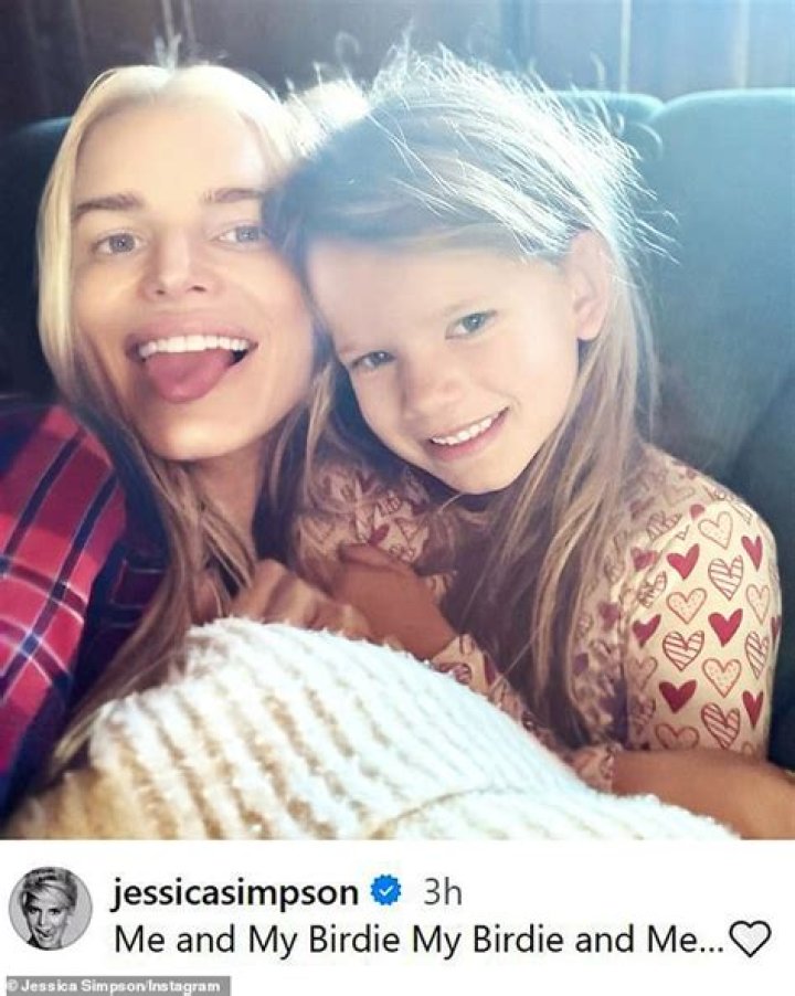 Jessica Simpson’s Precious Daughter Birdie, 1, Looks Like Her Mini-Me In Sunhat & Tiny Swimsuit: See Pic