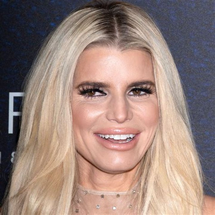 Jessica Simpson’s Trainer Shares The Simple Workout Trick That Helped Her Lose 100 Lbs. After Baby