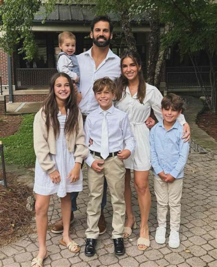 Jessie James Decker Admits She & Eric ‘Aren’t Preventing’ Another Baby – Hollywood Life