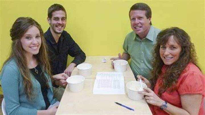Jill Duggar’s Husband Derick Says Jim Bob Tried to ‘Control’ Them – Hollywood Life