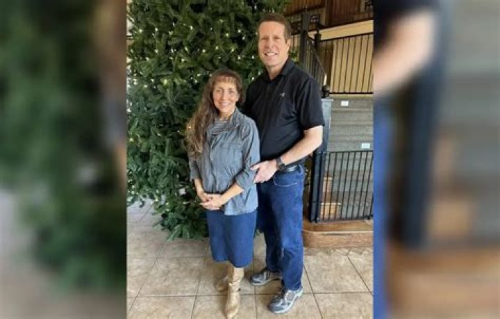 Jim-Bob Duggar Kisses Wife Michelle As They Celebrate Father’s Day With Family After Josh’s Arrest