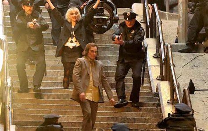 Joaquin Phoenix In Joker Makeup — Watch Terrifying New Video – Hollywood Life