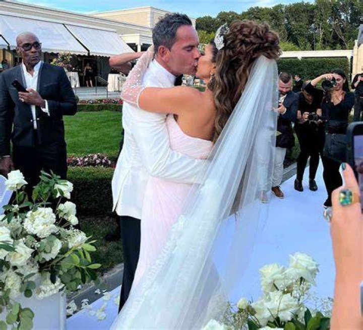Joe Giudice Talks Teresa’s Wedding To Luis Ruelas & Gives Approval – Hollywood Life