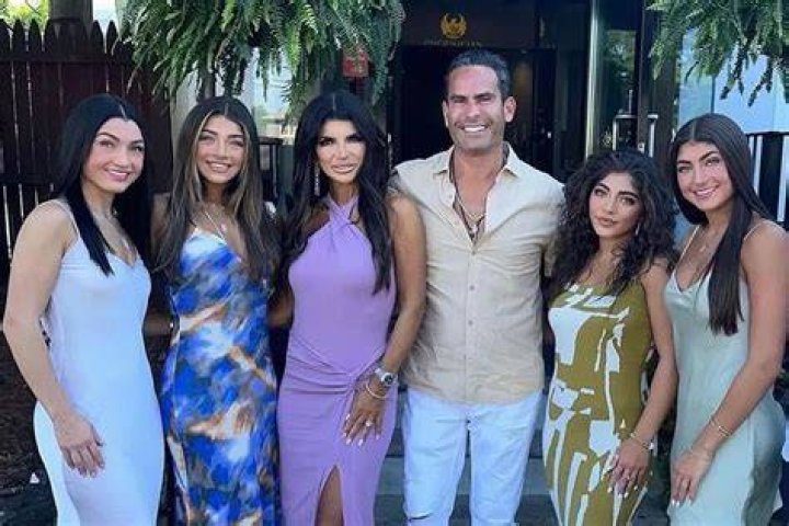 Joe Giudice Urges Daughters Not To Fear Amid Coronavirus Crisis: ‘Daddy Is Always Here’