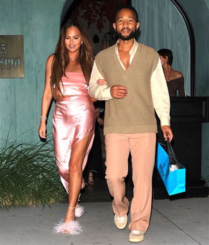 John Legend – Hollywood Life