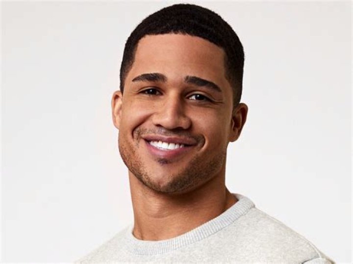 John Paul Jones: 5 Things To Know About The Goofy ‘Bachelorette’ Contestant