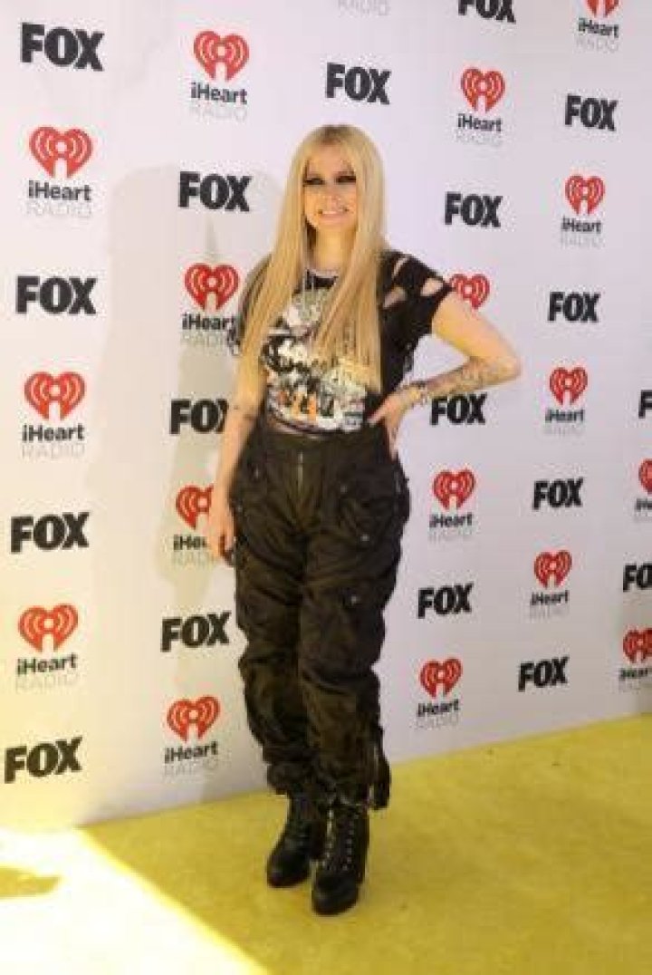 JoJo Siwa Exudes KISS Vibes in Black Outfit at 2024 iHeartRadio Music Awards: Photos
