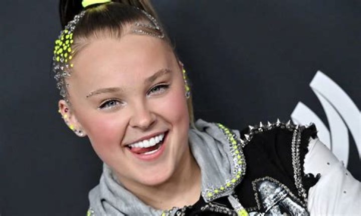 JoJo Siwa Reveals She Has A Girlfriend Who Encouraged Her To Come Out: I’m Not ‘Ashamed’