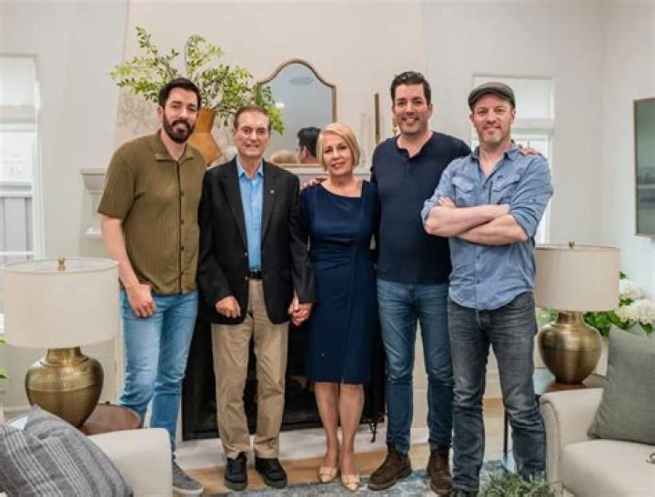 Jonathan & Drew Scott: SEE PICS