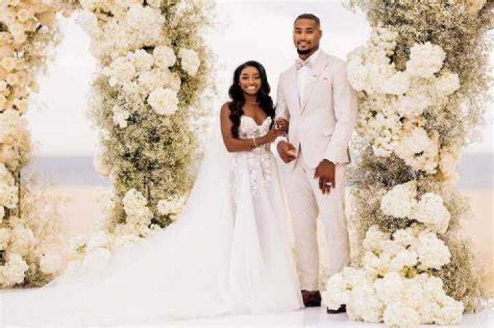 Jonathan Owens Mouth Waters Over Girlfriend Simone Biles’ Gorgeous New Pic: ‘Damn Girl’