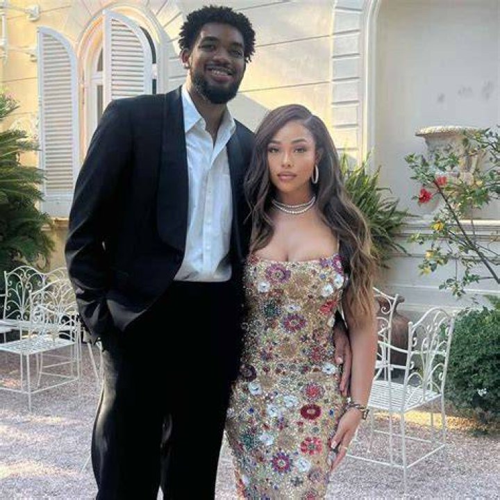 Jordyn Woods & Karl-Anthony Towns Kiss In Mykonos: Photos – Hollywood Life