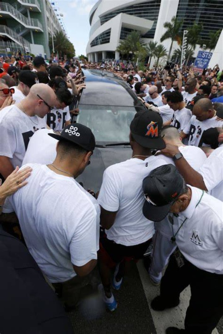 Jose Fernandez Memorial — SEE PICS